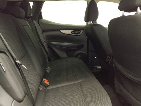 Used 2021 Nissan Rogue Sport S image 19