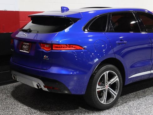 Used 2019 Jaguar F-PACE S image 9