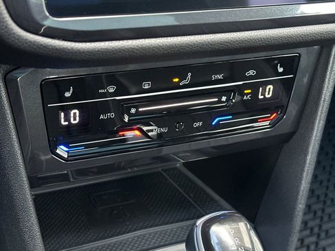 Certified 2024 Volkswagen Tiguan SE R-Line image 21