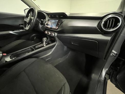 Used 2024 Nissan Kicks SV FWD image 9