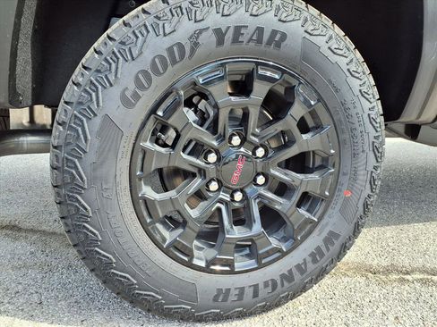 New 2026 GMC Canyon Elevation w/ Convenience Package image 23