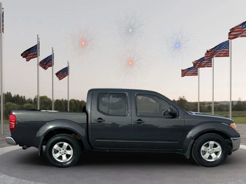 Used 2010 Nissan Frontier SE image 5