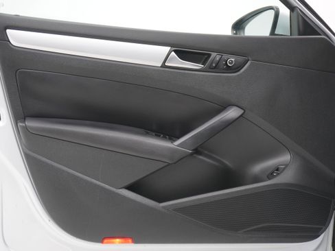 Used 2012 Volkswagen Passat 2.5 SE image 13