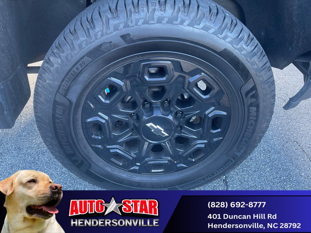 Used 2024 Chevrolet Silverado 2500 Custom w/ Custom Convenience Package AWD/4WD image 3