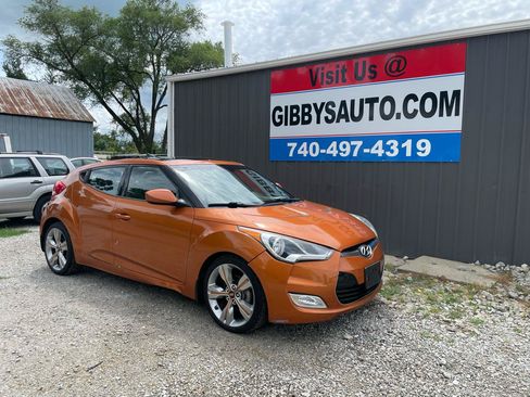 Used 2013 Hyundai Veloster w/ Style Pkg FWD image 3
