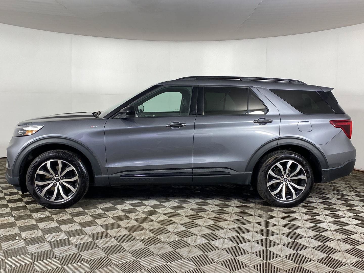 Used 2022 Ford Explorer ST-Line w/ Class IV Trailer Tow Package AWD/4WD image 5