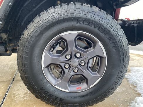 Certified 2022 Jeep Gladiator Rubicon w/ Cold Weather Group image 9