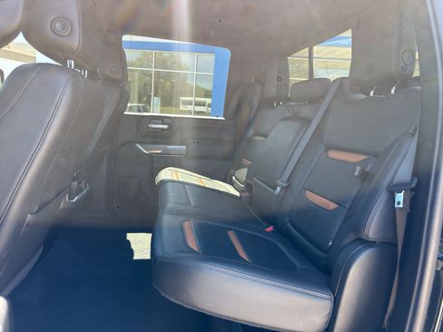 Used 2020 GMC Sierra 2500 AT4 w/ AT4 Premium Package AWD/4WD image 9