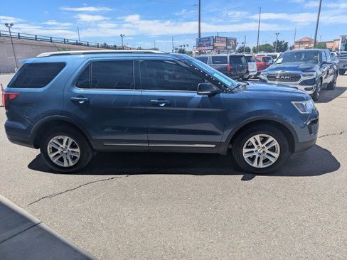 Used 2018 Ford Explorer XLT w/ Equipment Group 202A AWD/4WD image 6