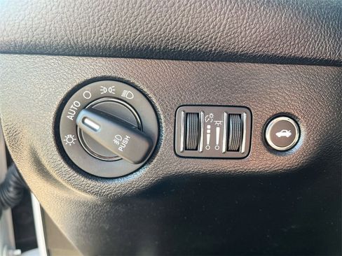 Used 2022 Dodge Challenger R/T Scat Pack w/ Scat Pack Stripe image 16