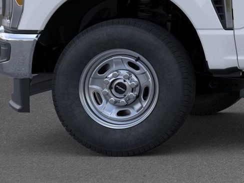 New 2025 Ford F250 XL w/ XL Chrome Package image 19