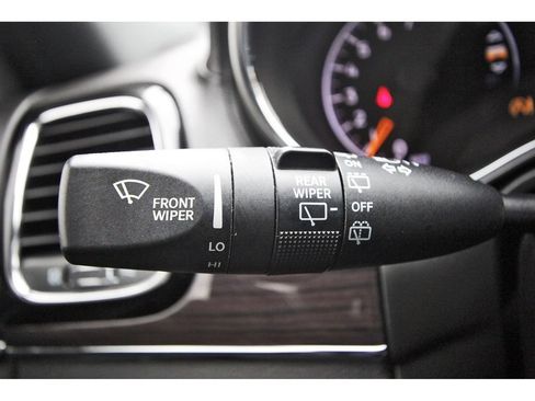 Used 2021 Jeep Grand Cherokee Overland RWD image 19