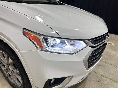Used 2018 Chevrolet Traverse Premier FWD image 11