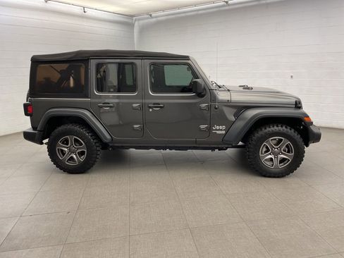 Used 2018 Jeep Wrangler Unlimited Sport S image 6