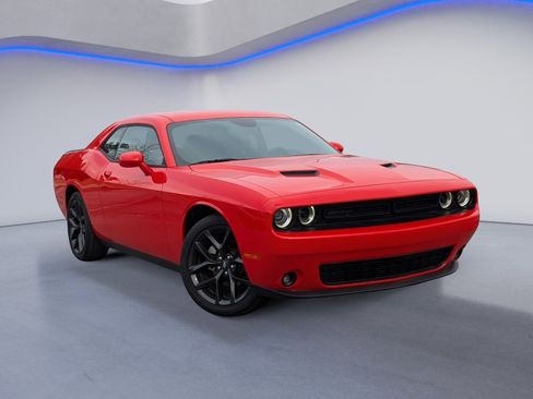 Used 2023 Dodge Challenger SXT w/ Blacktop Package image 2