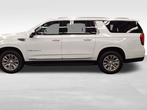 Used 2025 GMC Yukon XL Denali image 5