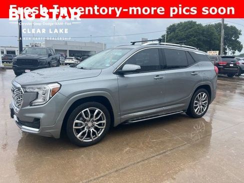 Used 2023 GMC Terrain Denali w/ Denali Premium Package AWD/4WD image 1