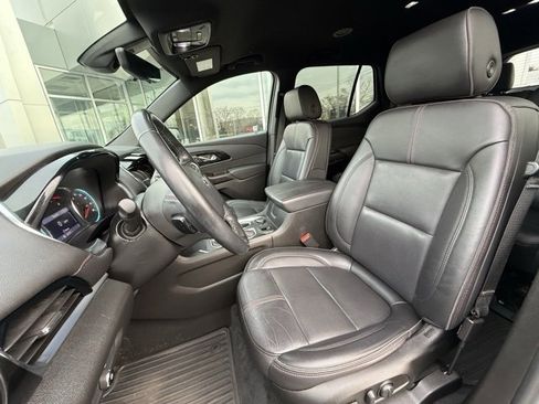 Used 2023 Chevrolet Traverse RS image 14