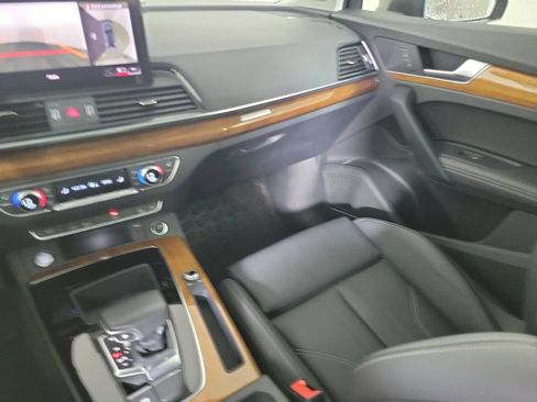 Used 2023 Audi Q5 e Premium Plus w/ Premium Plus Package AWD/4WD image 17