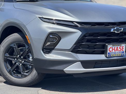 New 2025 Chevrolet Blazer LT w/ Midnight/Sport Edition image 3