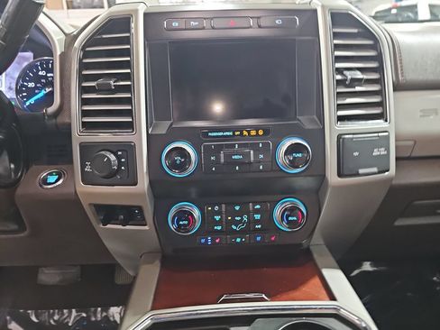 Used 2019 Ford F250 King Ranch w/ Snow Plow/Camper Package AWD/4WD image 23