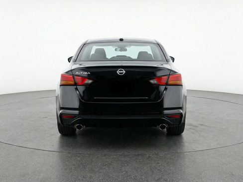 Used 2025 Nissan Altima 2.5 SV FWD image 7