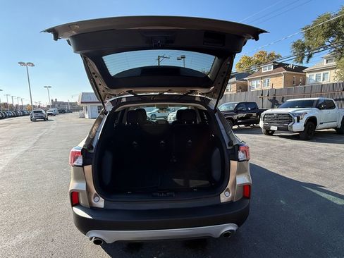 Used 2020 Ford Escape SE image 23