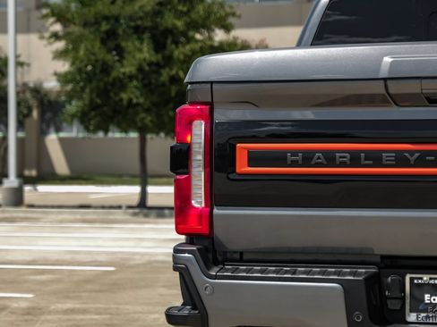 Used 2024 Ford F250 Lariat w/ Lariat Ultimate Package AWD/4WD image 15