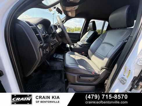 Used 2024 RAM 2500 Tradesman w/ Chrome Appearance Group AWD/4WD image 19