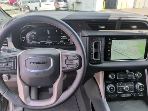 Used 2024 GMC Yukon Denali AWD/4WD image 24