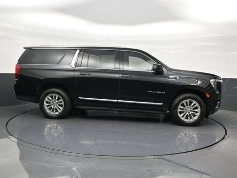 Used 2023 GMC Yukon XL SLT w/ SLT Premium Package RWD image 7