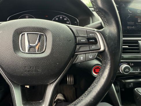 Used 2018 Honda Accord Sport image 18