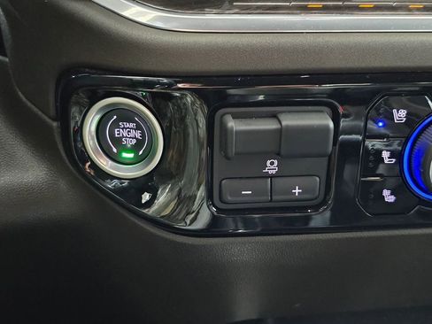 Used 2022 Chevrolet Silverado 1500 LTZ image 14