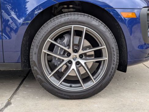 Certified 2026 Porsche Macan image 29