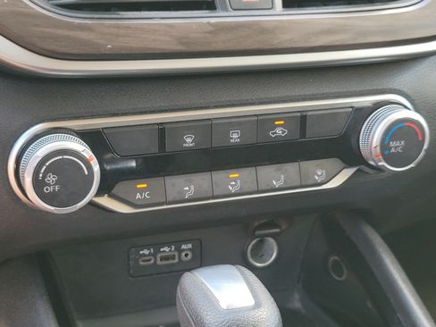 Used 2024 Nissan Altima 2.5 SV FWD image 28