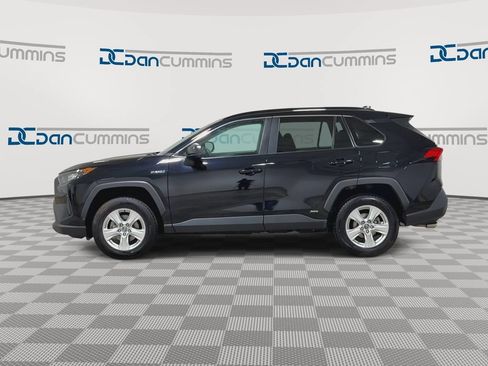 Used 2020 Toyota RAV4 LE AWD/4WD image 5