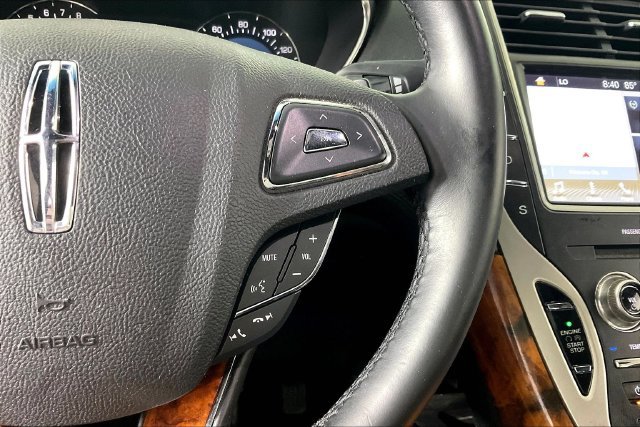 Used 2016 Lincoln MKX Reserve w/ Cargo Utility Package FWD image 11