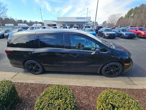 Certified 2023 Honda Odyssey Sport image 10