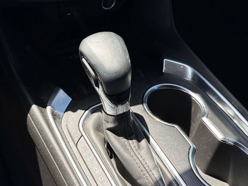 Used 2023 Chevrolet Traverse Premier w/ Redline Edition FWD image 18