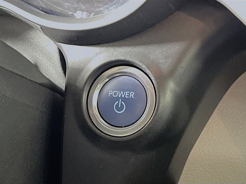 Used 2024 Toyota Sienna XLE image 23