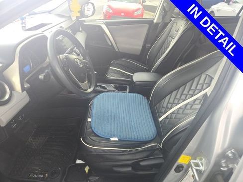 Used 2014 Toyota RAV4 LE AWD/4WD image 11