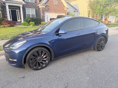 Used 2020 Tesla Model Y Performance AWD/4WD image 3