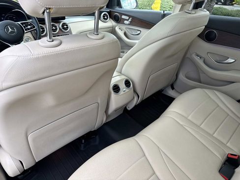 Used 2020 Mercedes-Benz GLC 300 4MATIC image 14