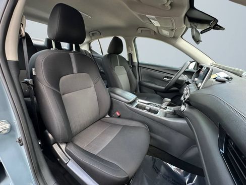 Used 2024 Nissan Sentra SV FWD image 15