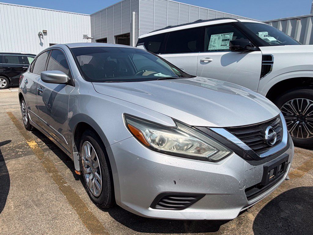Used 2016 Nissan Altima 2.5 S w/ Power Driver Seat Package FWD image 5