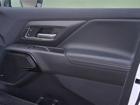 Used 2025 Chevrolet Silverado EV LT image 18