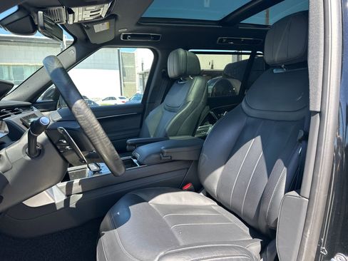 Used 2025 Land Rover Range Rover Long Wheelbase SE AWD/4WD image 15