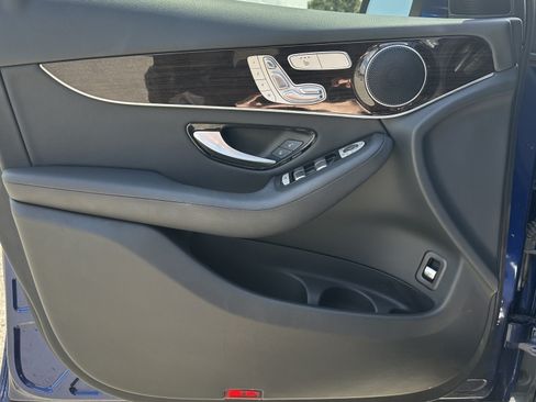 Used 2018 Mercedes-Benz GLC 300 4MATIC image 16