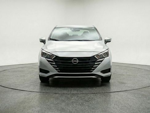 Used 2025 Nissan Versa SV image 2