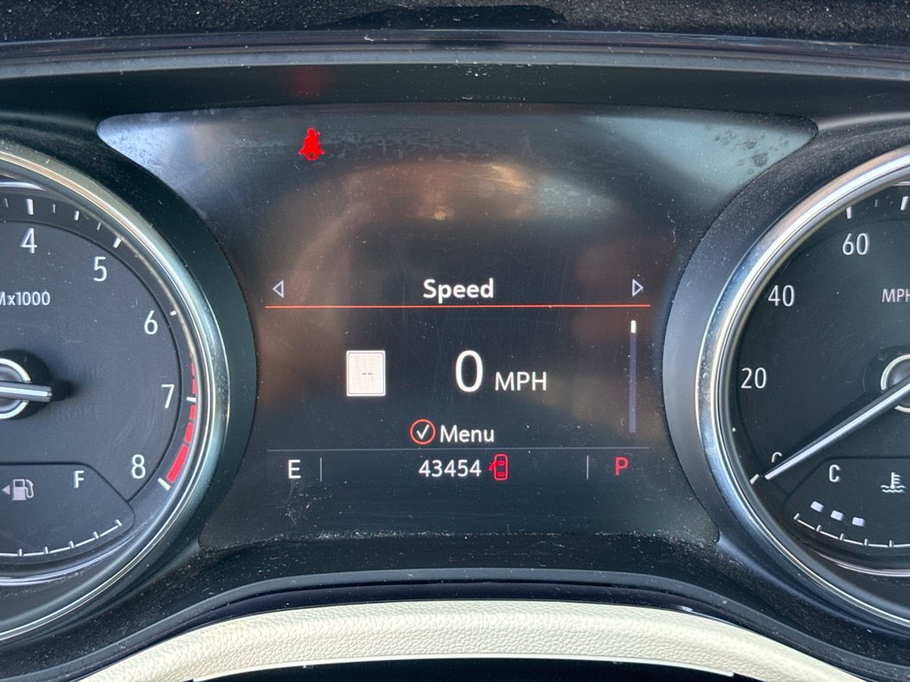 Used 2020 Buick Encore GX Essence w/ Experience Buick Package FWD image 9